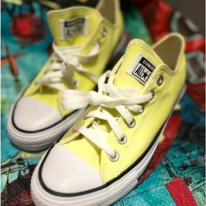 Neon yellow CHUCK TAYLOR'S BRAND NEW!